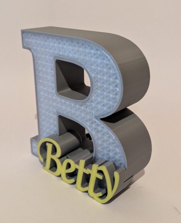 Namenslampe Buchstabe mit Text und LED